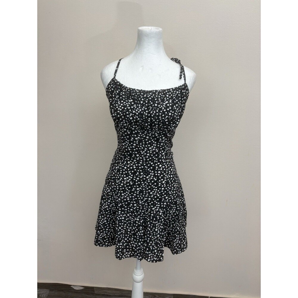 Women’s Floral Flare Leg Romper Tie Shoulder Back Zip Smocked Dress Size XL